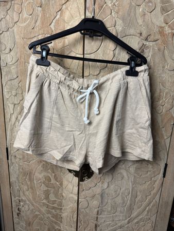Sommerliche Shorts Beige Gr. L - Leicht & Luftig 