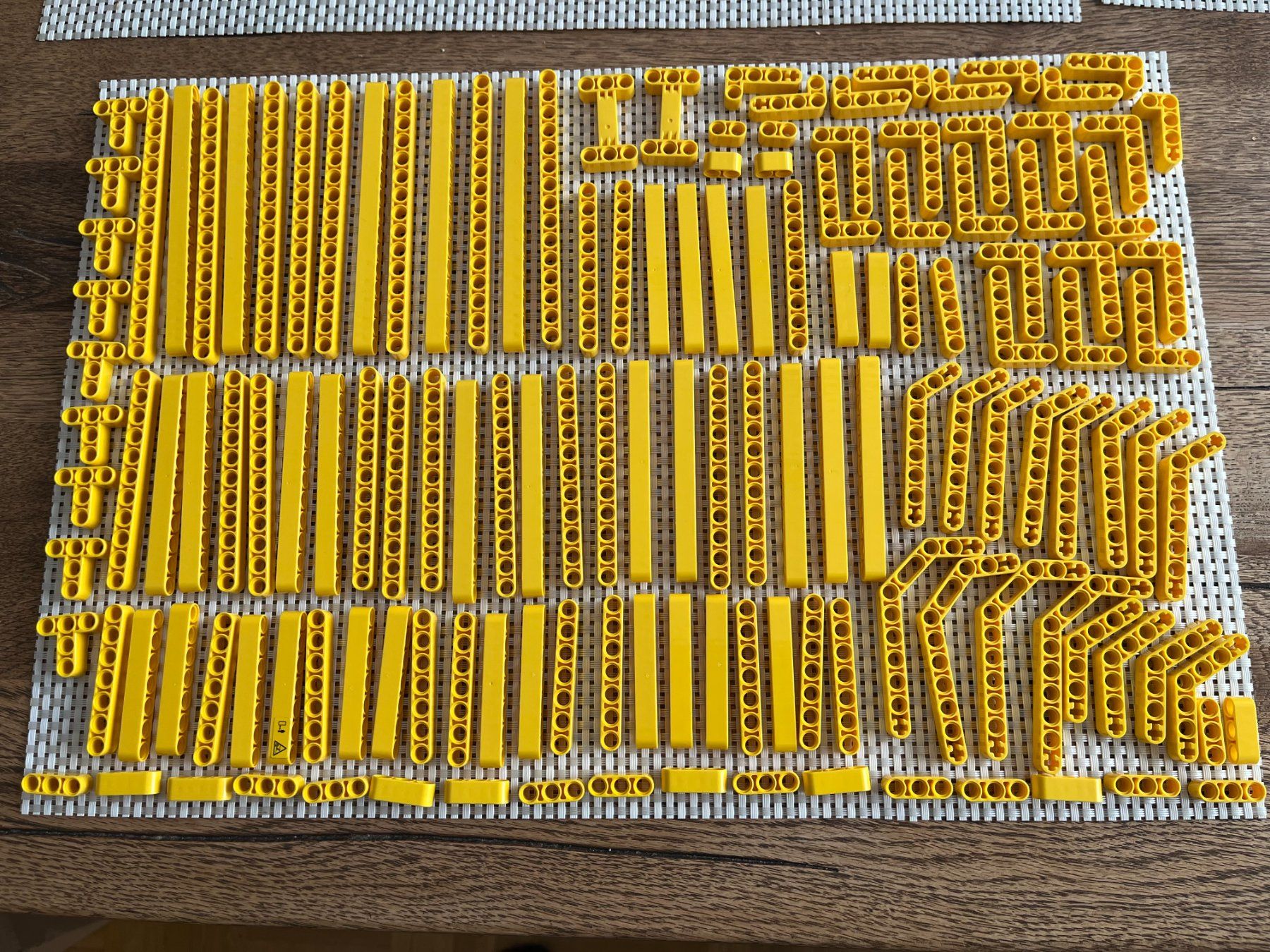 Lego Giocattoli: Lego Technik 42114 gelbe runde Lochbalken – Usato da Buochs venduto da Techtelmechtel