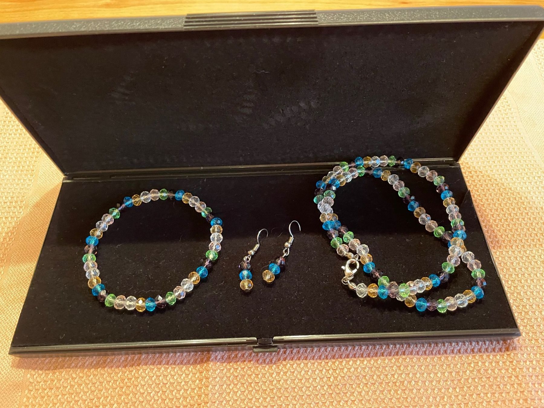 Catenine: Modeschmuckset mit geschliffenen Glasperlen – Nuovo e nell'imballaggio originale da Riedt b. Erlen venduto da Malaika57