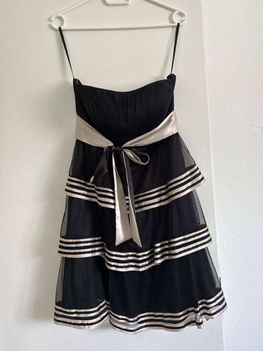 Kleider: Kleid schwarz Grösse 38 – Gebraucht aus Schellenberg von Naemi