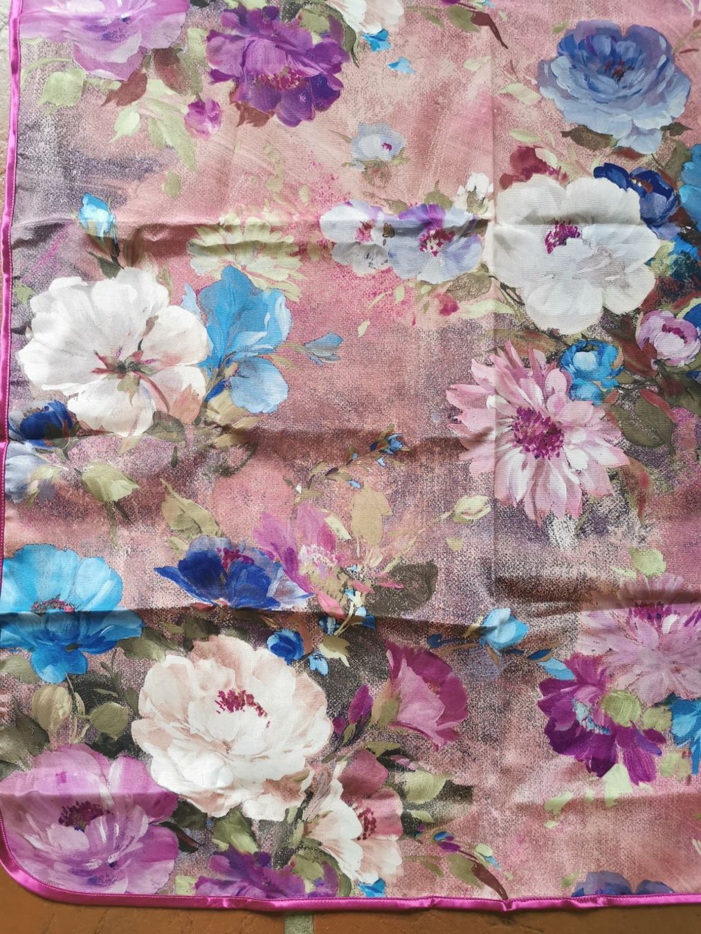Altra biancheria da tavola: Barbara; Tischdecke / Tischtuch mit Blumen 77x77cm – Usato da Boniswil venduto da Totomat-Lady2 1