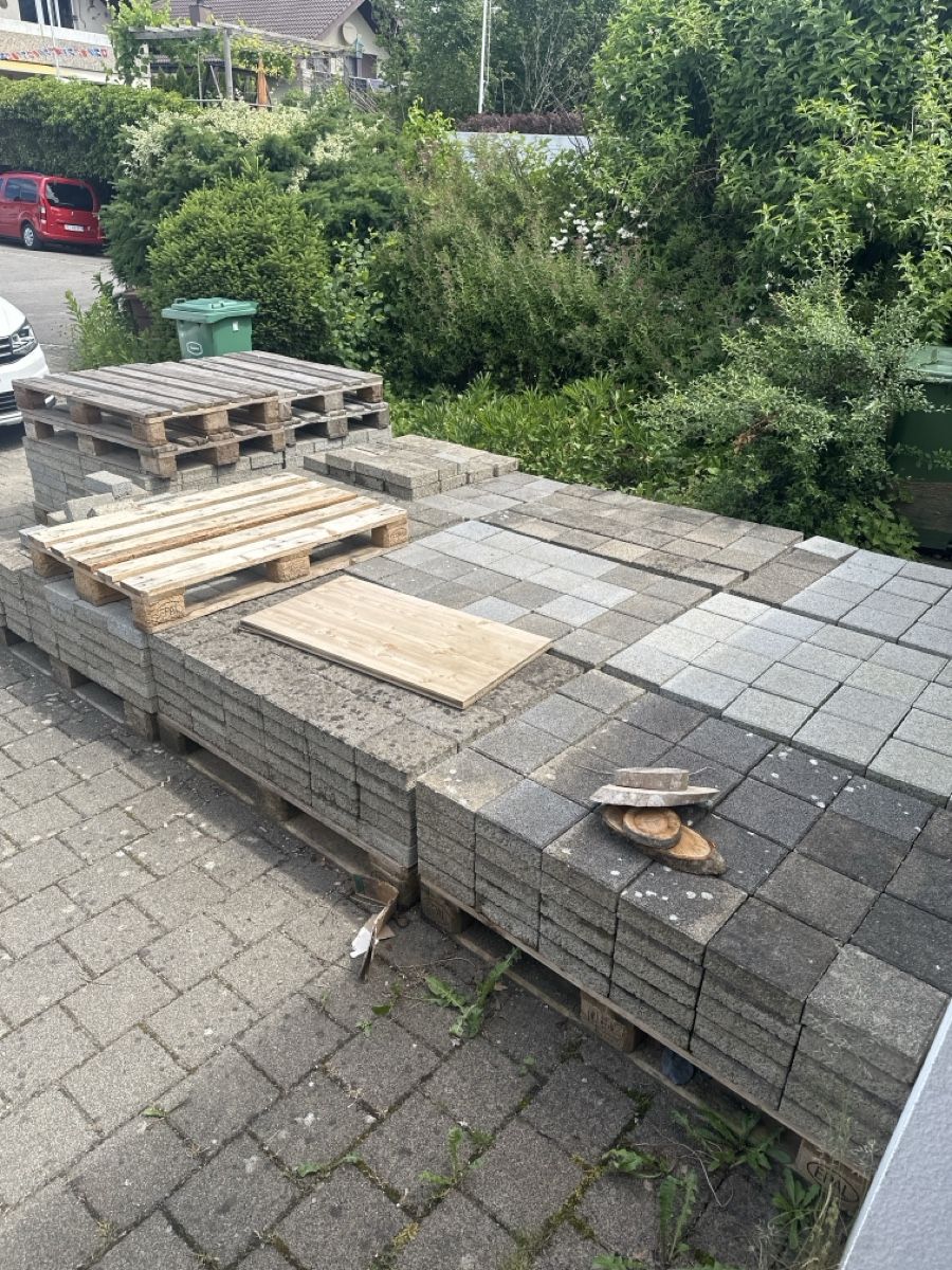 Rivestimenti per pavimenti: Gehwegplatten Gartenplatten – Usato da Sarmenstorf venduto da m.koeppel