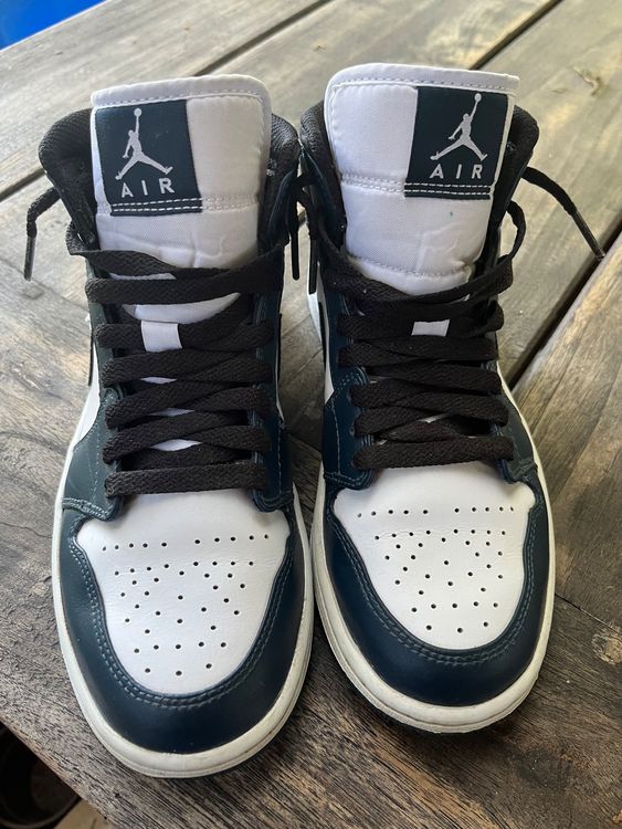 Jordan Chaussures hommes: Gut erhaltene Air Jordan Mid Sneakers, Top Zustand! – D'occasion à Kölliken par ste_p7wl 1
