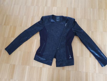 Guess Jacke, Schwarz, Grösse M, Neuwertig!