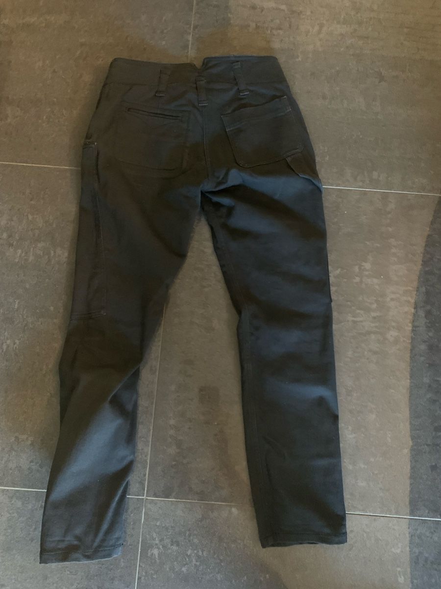 Balenciaga Pantaloni: Balenciaga Hose  – Usato da Bergdietikon venduto da zor_856j 7
