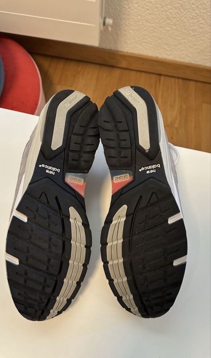New Balance Scarpe da uomo: New Balance 992 US11/45 – Usato da Bern venduto da ell_v8kx 3
