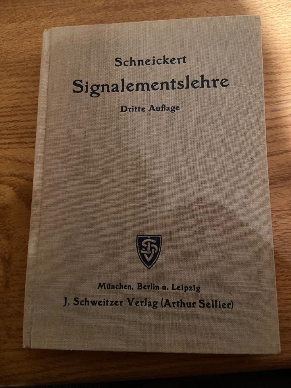 Libri: Signalementslehre Schneickert von 1937 – Usato da Salvenach venduto da Haeseli59