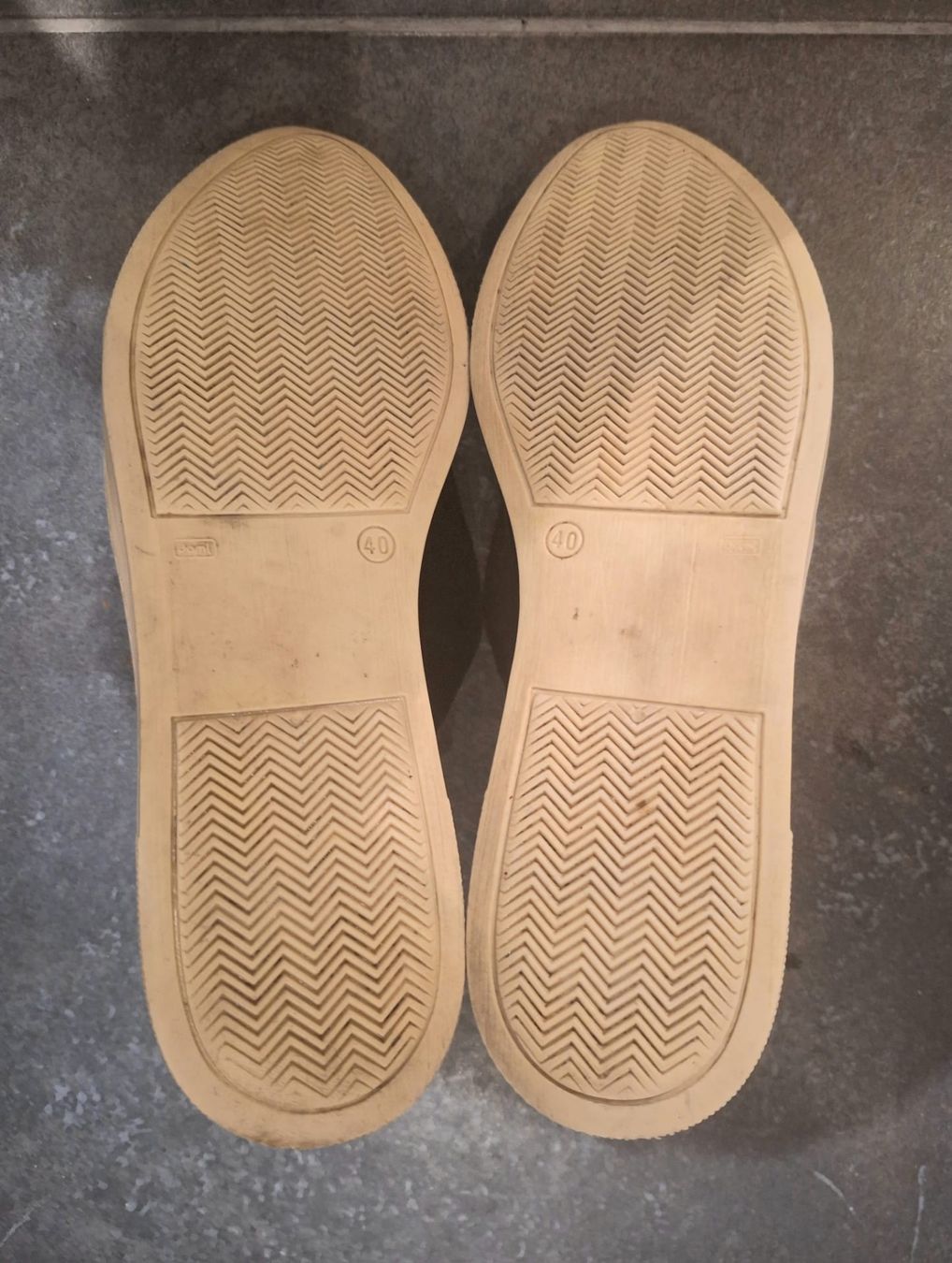Walder Scarpe da donna: Bronzefarbene Lackschuhe, GR. 40 – Usato da Wangen ZH venduto da MarianneMunz 3