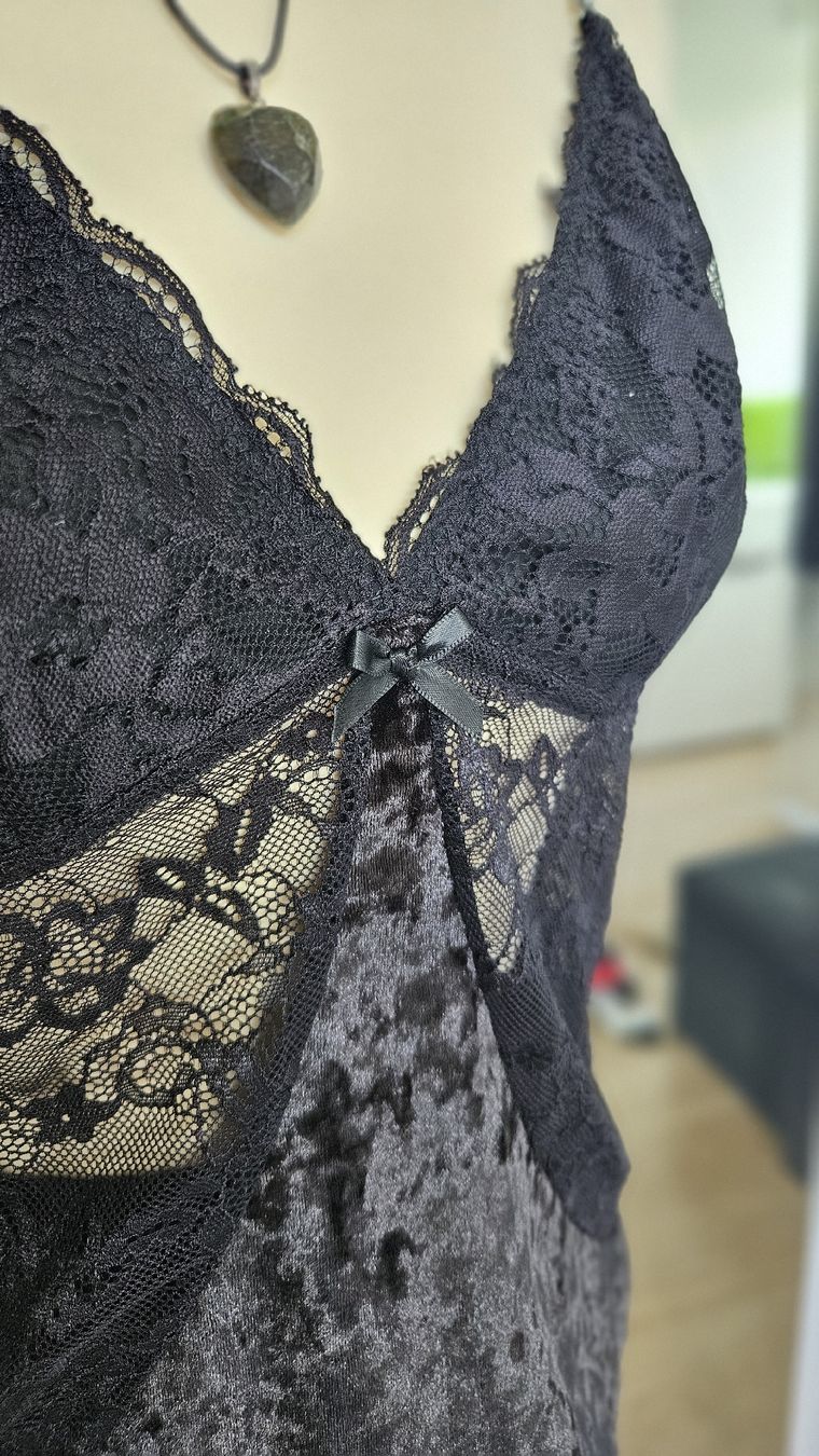 Negligees & Pyjamas: Ensemble sexy velours T40/42 – Neu (gemäss Beschreibung) aus Cheyres von Karine-Schweiz