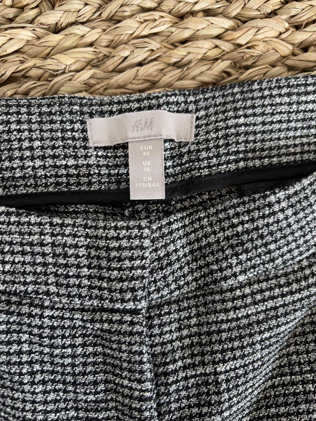 H&M Pantaloni: H&M Stoffhose Gr 44 – Usato da Laufenburg venduto da VintageMuesli 3