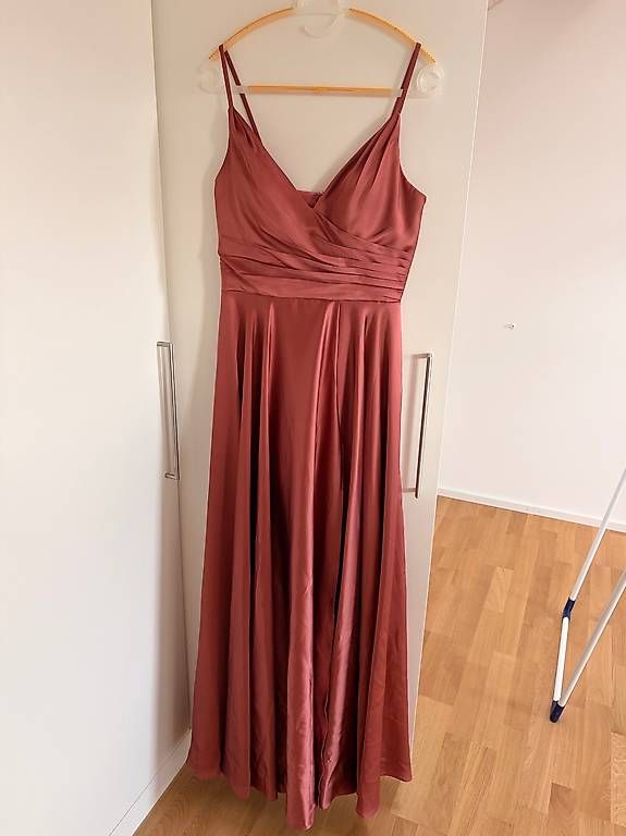Robes: Mascara Ballkleid – Neuf avec emballage d'origine à Abtwil SG par sig_5nr8
