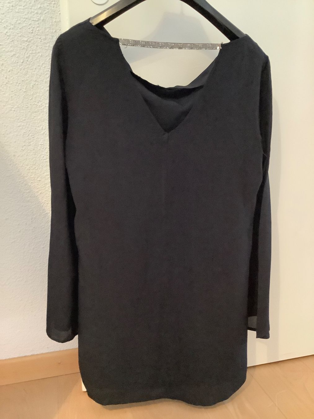 Camicette: Bluse schwarz mit Glitzerband – Usato da Triesen venduto da boston7 1