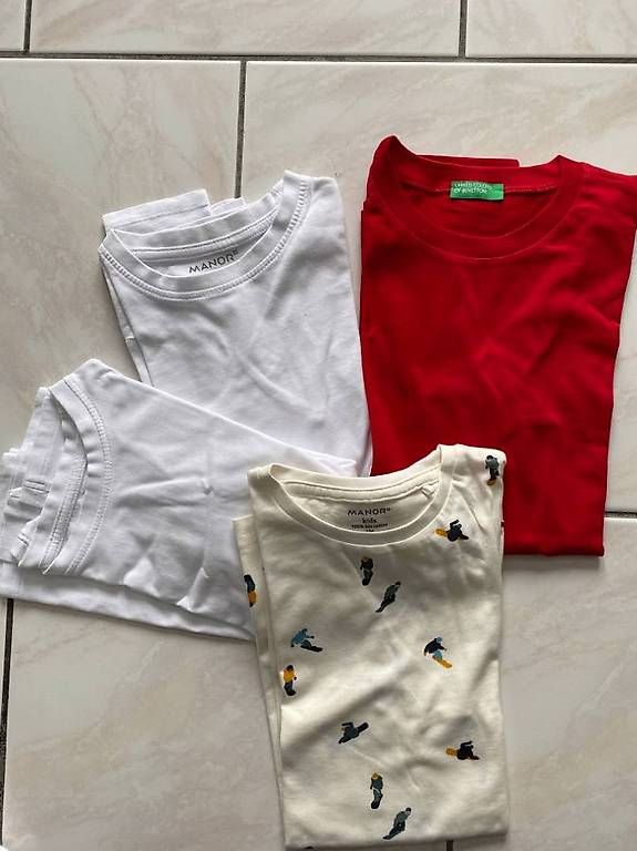 Pullover & Sweatshirts: Vend lot sweat-shirt 7-9 ans – Gebraucht aus Morrens VD von gia_sfs5 3