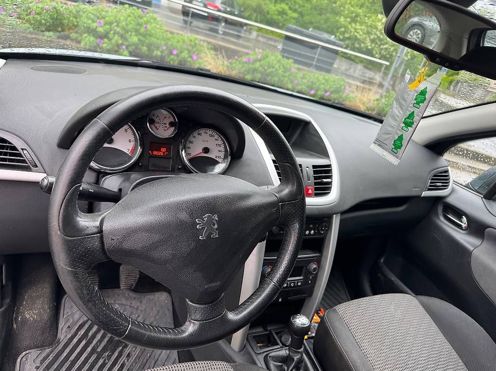 Peugeot Automobili: peugeot 207 1.6i 16v – Usato da Wettingen venduto da ika_ct6j 4