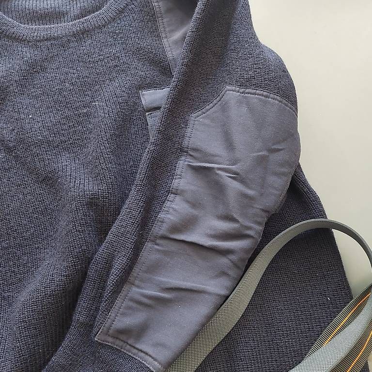 Schweizer Armee Uniformi: Militärpullover Gr.48 Handschuhe Camounflage Offiziergürtel – Usato da Ermenswil venduto da Ingram0 4