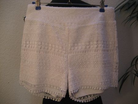 Joli short dentelle taille S Red Soul