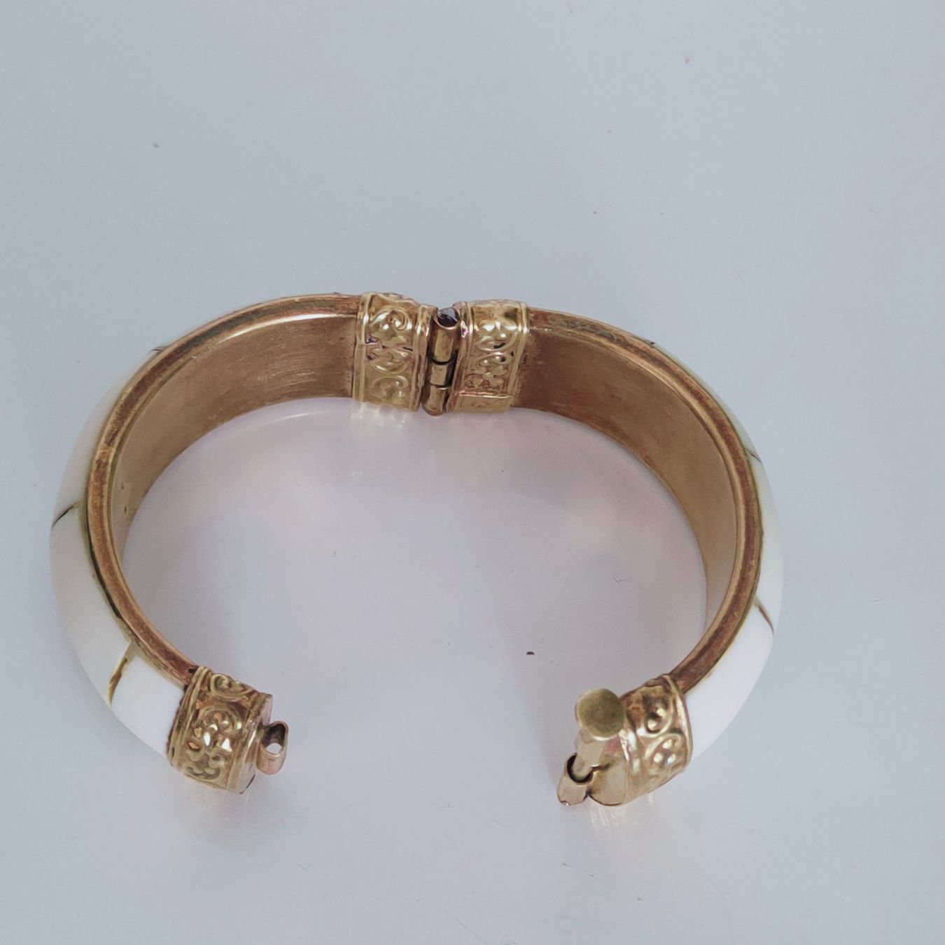 Bracciali & Braccialetti: Antikes Knochenarmband und Messing – Usato da Birr venduto da sen_8djr 4