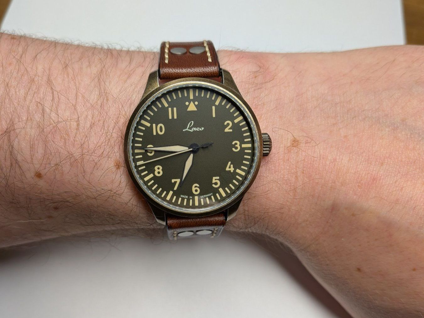 Uhren: Laco Augsburg Limited Edition Oliv 39 – Gebraucht aus Winterthur von Astrus