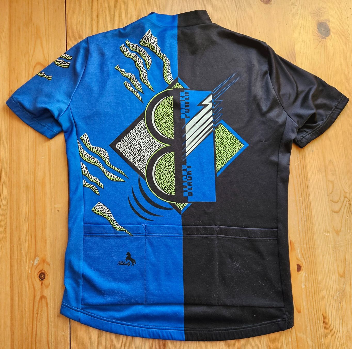 Leibchen & Hosen: Radtrikot Blacky vintage Grösse XL Velo Fahrrad Trikot – Gebraucht aus Hägglingen von United-Village-Trade 6