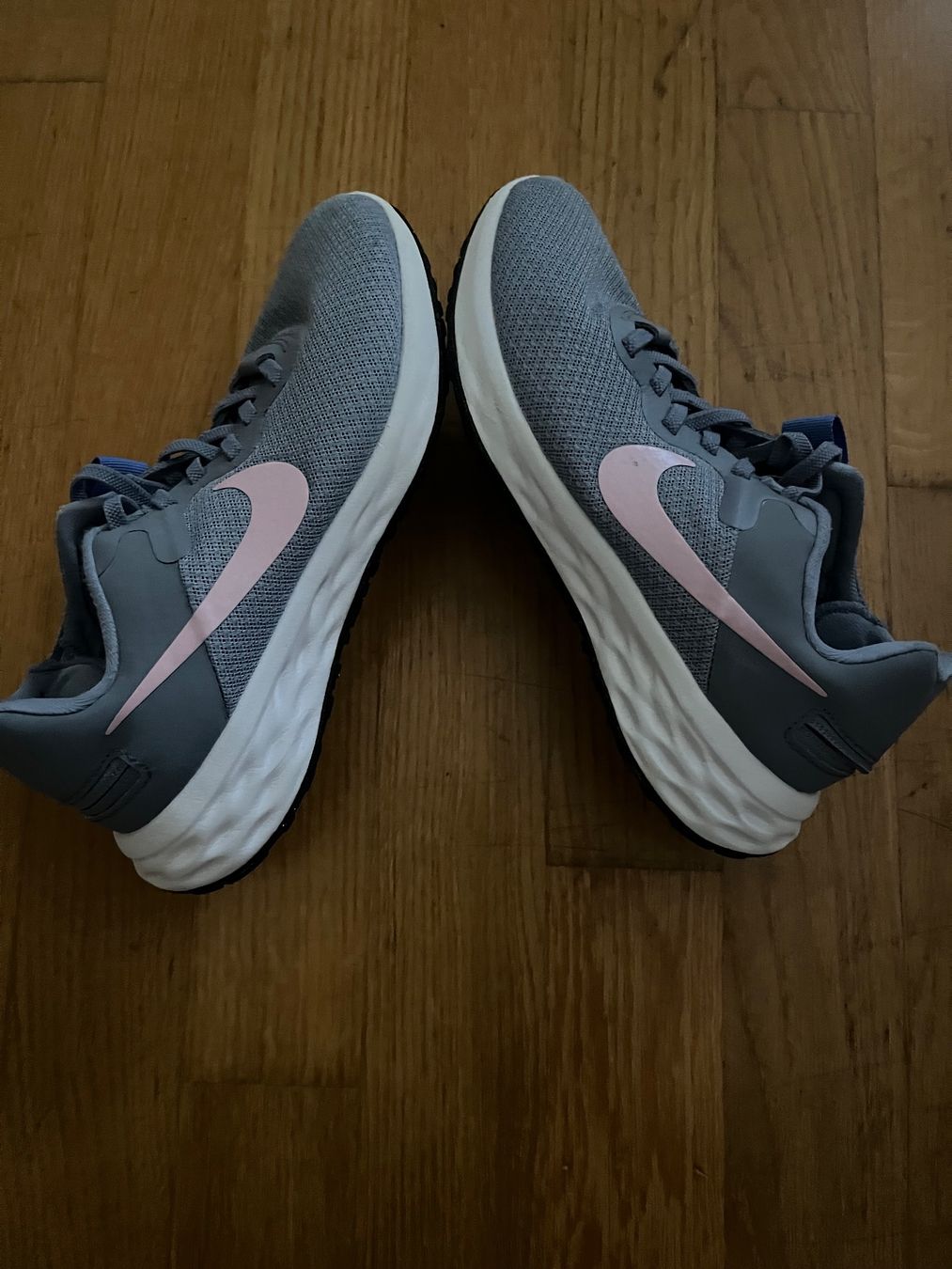 Nike Scarpe per ragazze: Nike Schuhe Grösse 38 – Usato da Winterthur venduto da Miglena77