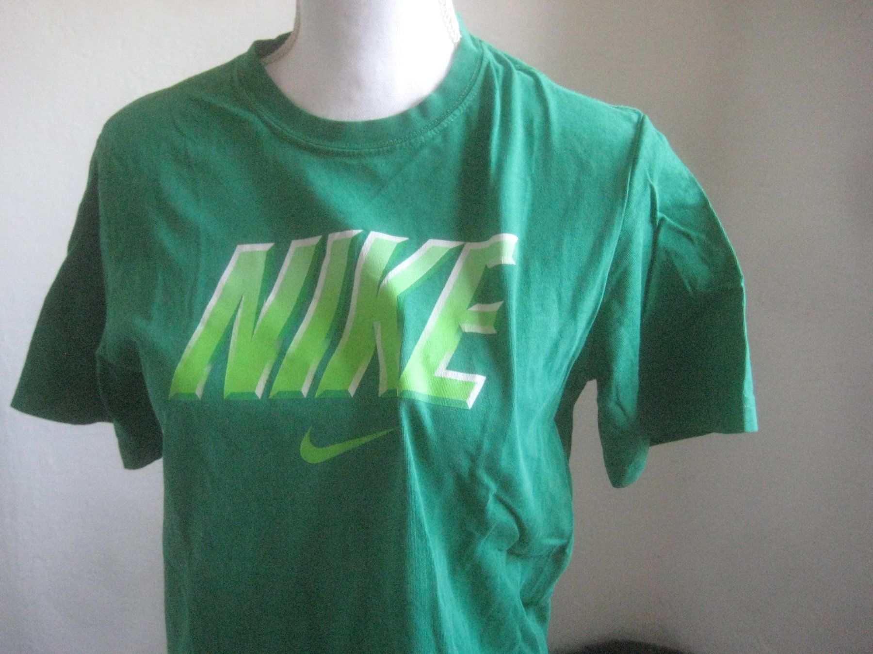 Nike Camicie, T-shirt & Polo: KNABEN   T -SHIRT   NIKE – Usato da Uster venduto da flocke1 1