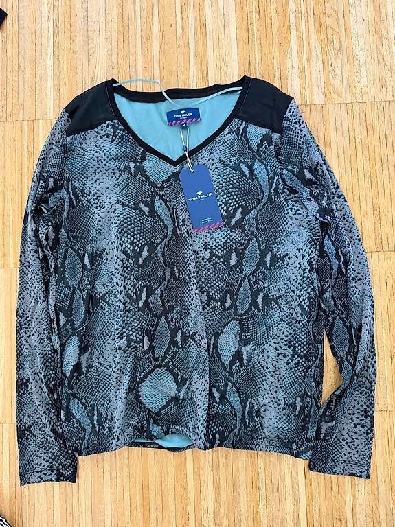 Camicette: Bluse Gr M und L – Usato da Menzingen venduto da lua123 1