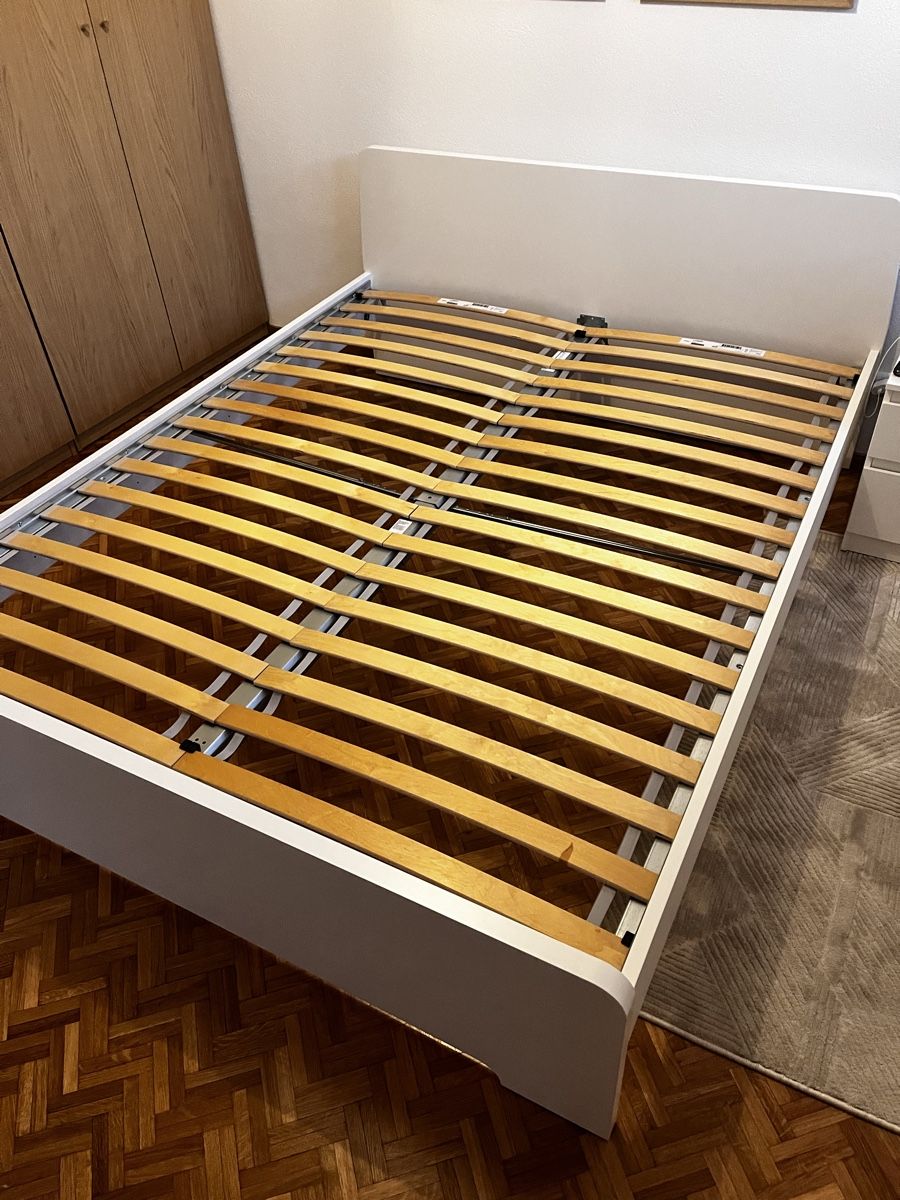 Ikea Lits: White Bed Frame Double Size good condition – D'occasion à Giffers par tom_8j2k 3