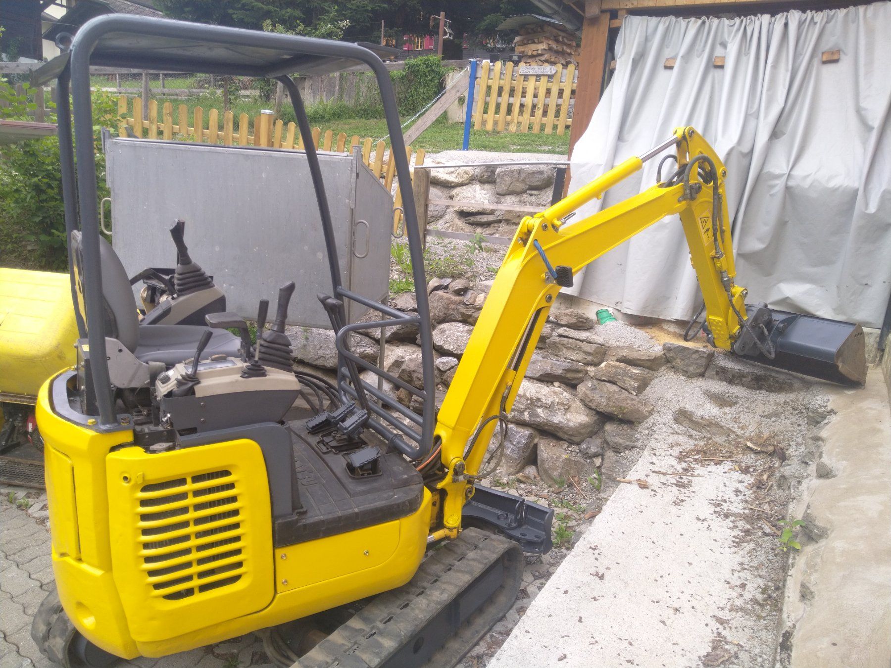 Escavatori: Komatsu pc16 – Usato da Lauterbrunnen venduto da stasim95