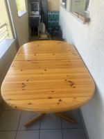 Esstisch aus Holz