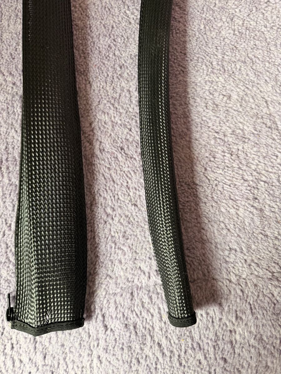 Cavi: 2x cable Protector - Dog/ Baby Protektor Black - Brand New! – Nuovo (secondo la descrizione) da Männedorf venduto da iza04 6