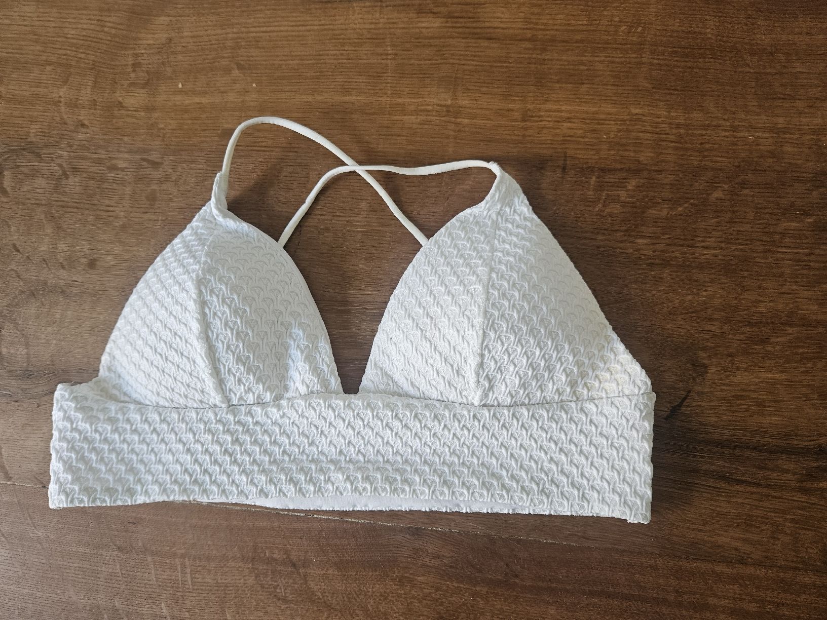 H&M Costumi da bagno & Bikini: weisses Bikinitop Gr. 44 H&M – Nuovo (secondo la descrizione) da Bern venduto da Najarasarah