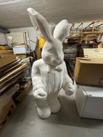 Dekorative Hasenfigur aus Gips bemalbar - Osterdeko