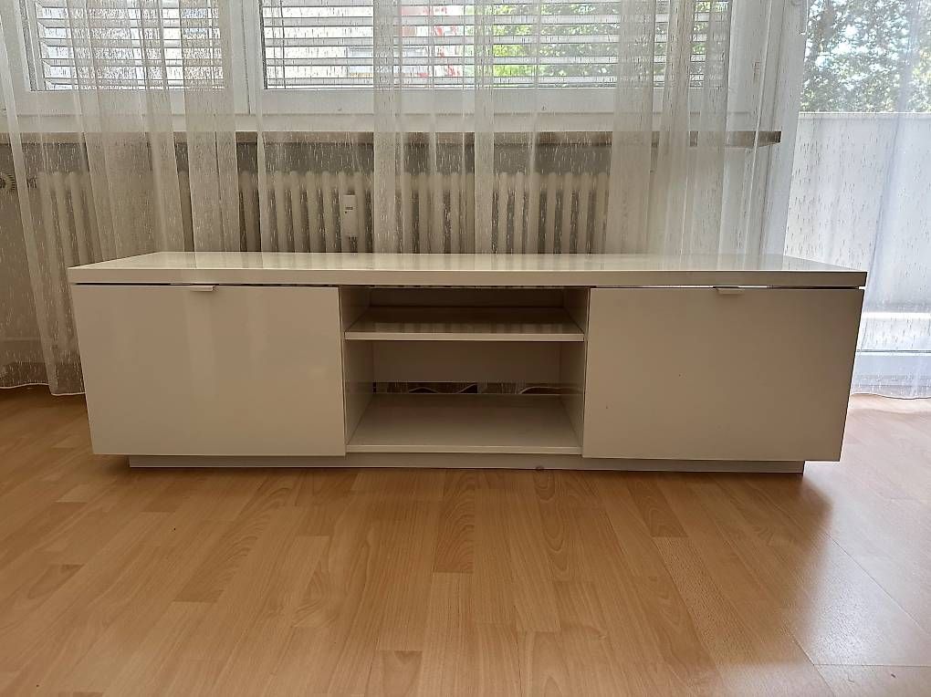 Ikea Mobili TV: TV Stand - IKEA BYÅS – Usato da Pratteln venduto da C803