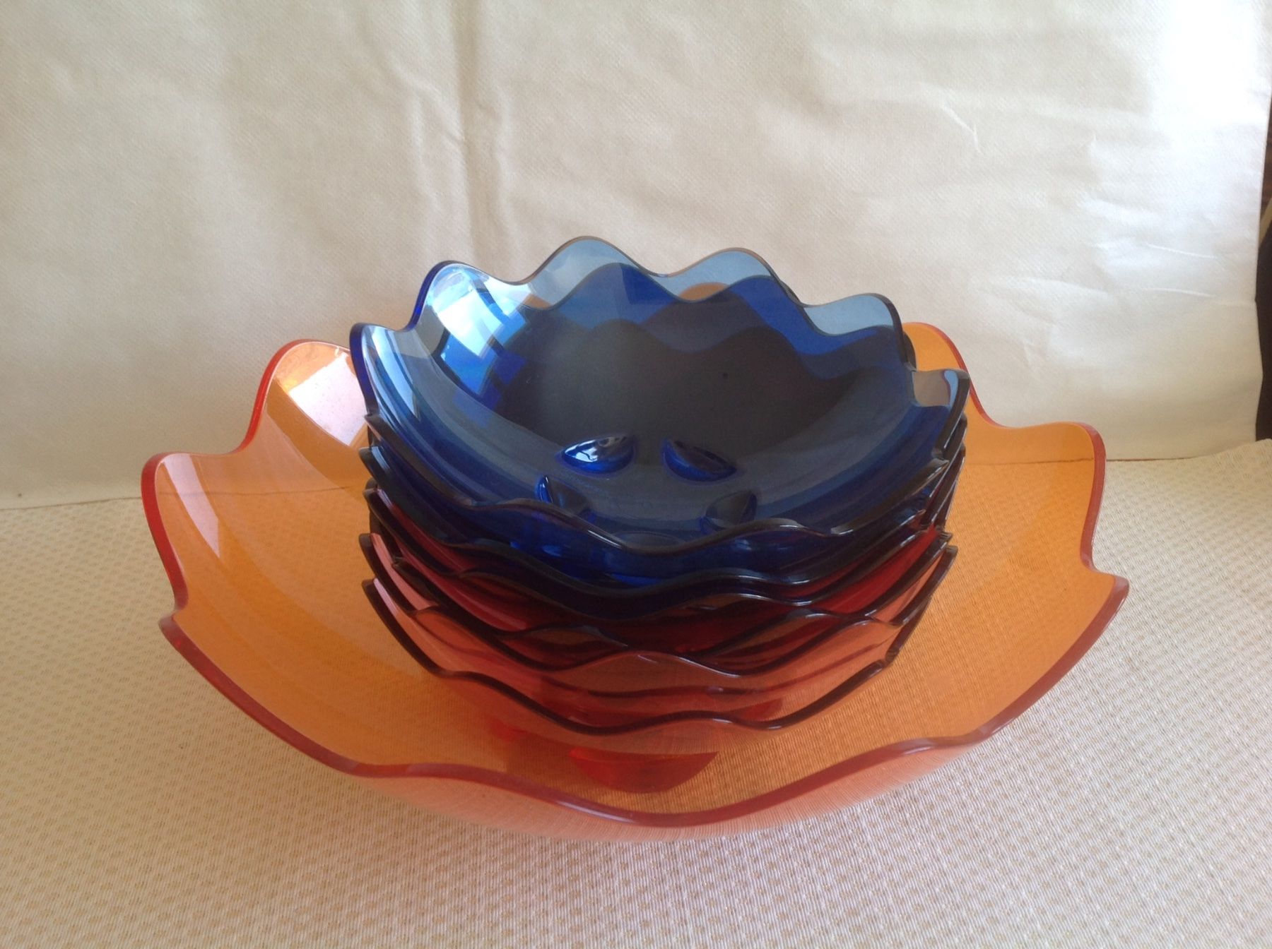 Tupperware Piatti di portata: Tupperware - Elégance - Saladier et 6 coupelles – Usato da Sion venduto da accroshoes