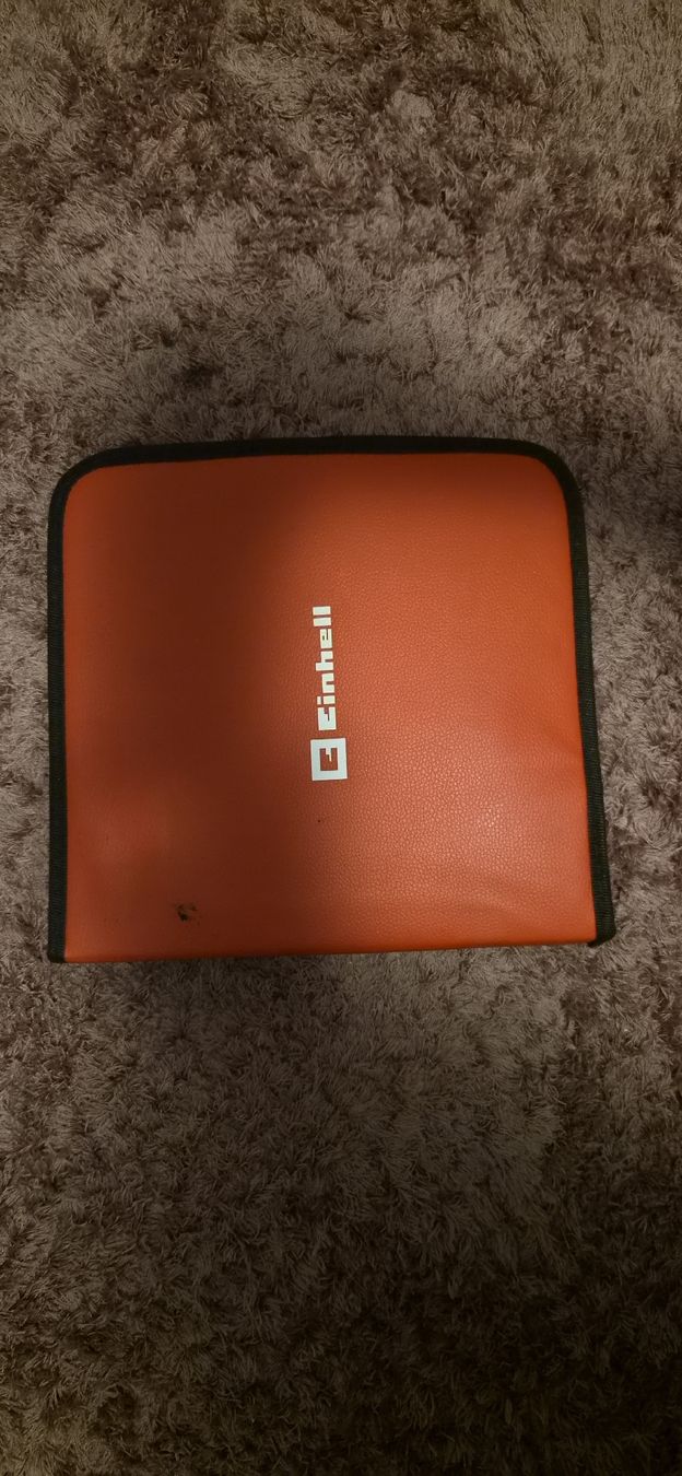 Einhell Chargeurs de batterie: Starthilfegerät Einhell mit Kabeln und Adaptern neu – Neuf (Voir description) à Diessenhofen par Obscuro94