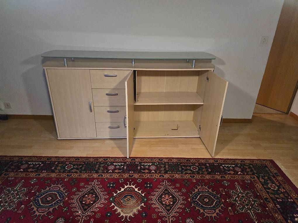 Cassettiere: Kommode Sideboard mit Glasplatte helle Holzoptik 4 Schubl... – Usato da ramiswil venduto da saboli01 1