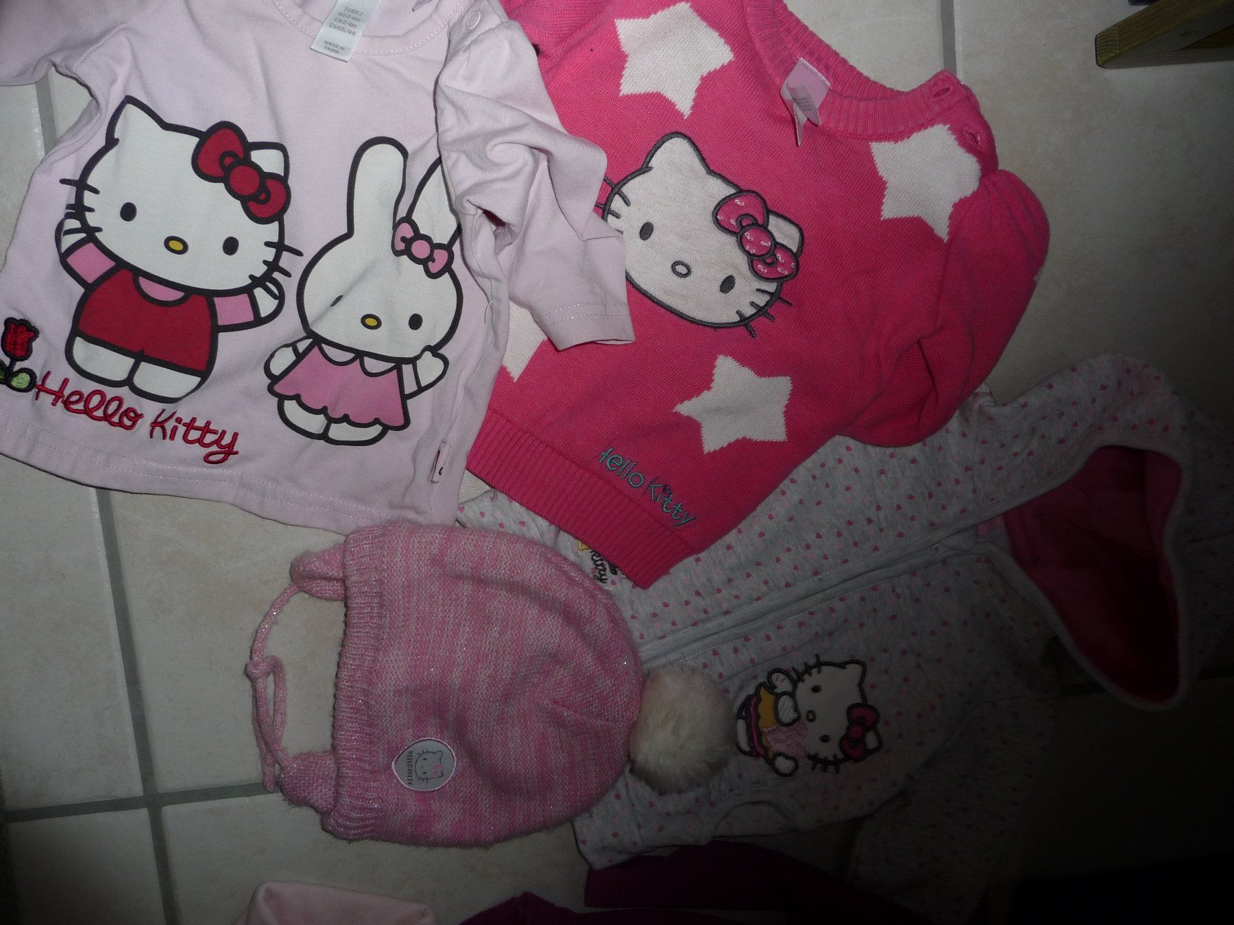 Hello Kitty Lotti & Set di vestiti: Bebekleidli Gr. 56-68 Hello Kitty – Nuovo (secondo la descrizione) da Kirchberg BE venduto da lavendel02 2