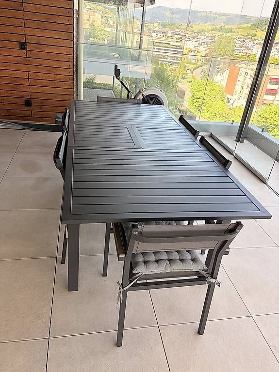 Tavoli: Garten Outdoor Tisch mit 6 Stühlen – Usato da Greppen venduto da gent_hys 1