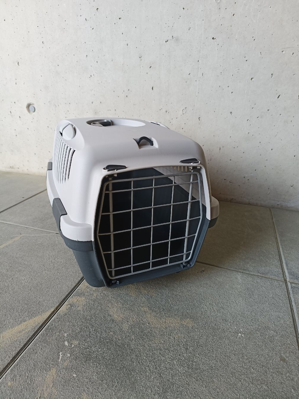 Liege- & Schlafplätze: Katzentransportbox – Gebraucht aus Humlikon von Zitrone011