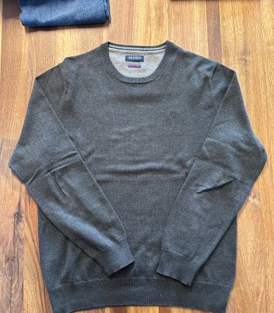 McNeal Pullover