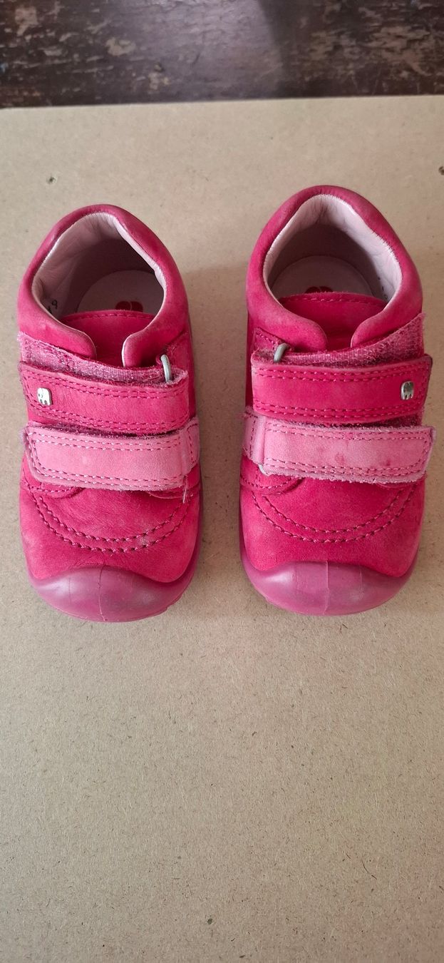 Elefanten Scarpe per ragazzi: Chaussure bébé rose, velours elefanten, Taille 19 – Usato da Lausanne venduto da GeoTrouvetou1952