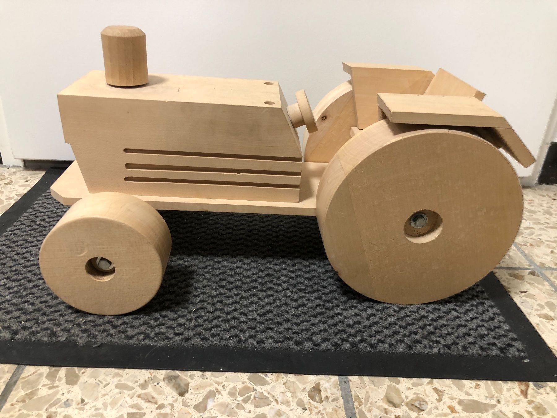 Modellbausätze & Standmodelle: Traktor holz modell deko Spielzeug – Gebraucht aus Reinach AG von rares75 1