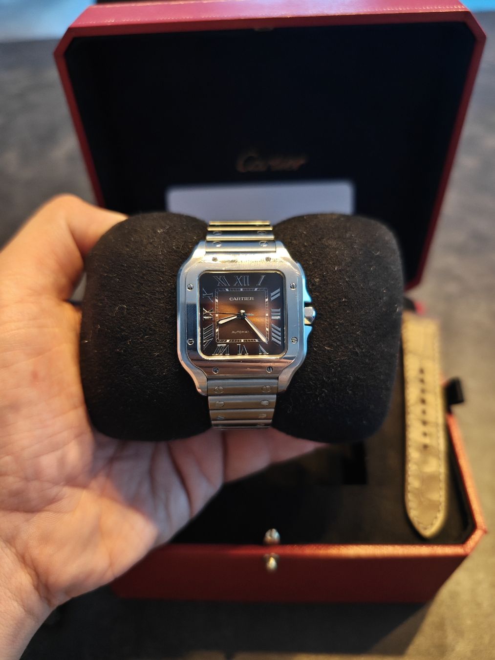 Cartier Uhren: Cartier Santos Medium WSSA0065 / Fullset 2024 – Gebraucht aus Oetwil am See von Dani_Yele 1