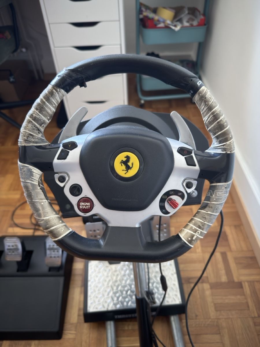 Thrustmaster Controller: Setup racing, volant Ferrari et pédales thrustmaster – Usato da Châtel-St-Denis venduto da Yellow_wait_ 1