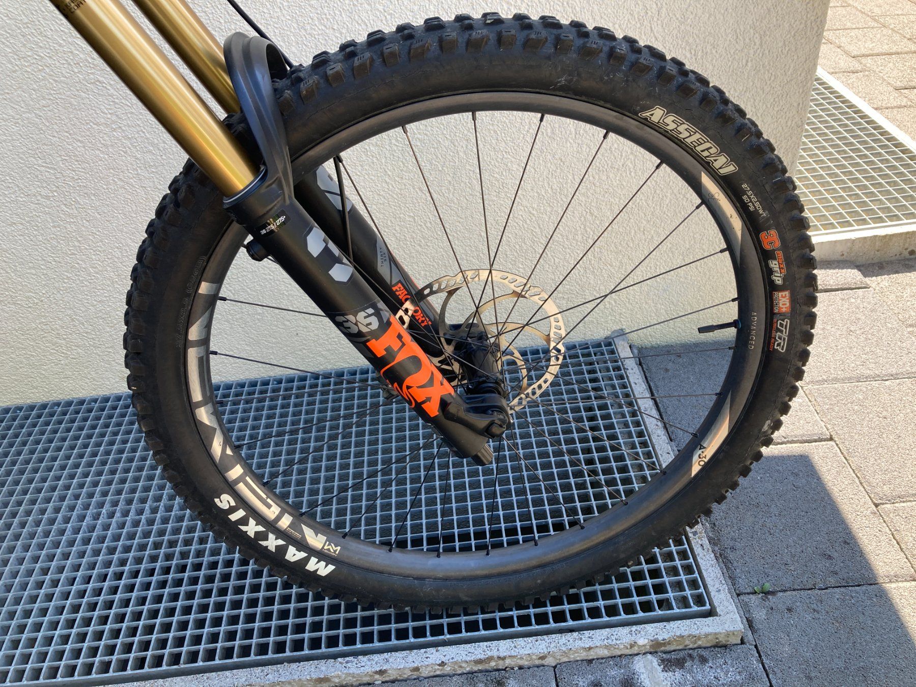 Propain Biciclette: Propain Tyee 6 CF 27.5 AXS Fox  Grösse S – Usato da Abtwil AG venduto da Gremlin_gizmo 6