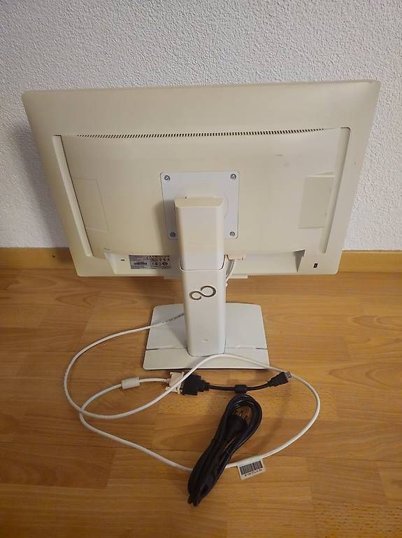 Fujitsu Monitore: PC-Monitor – Gebraucht aus Winterthur von Alex771 2