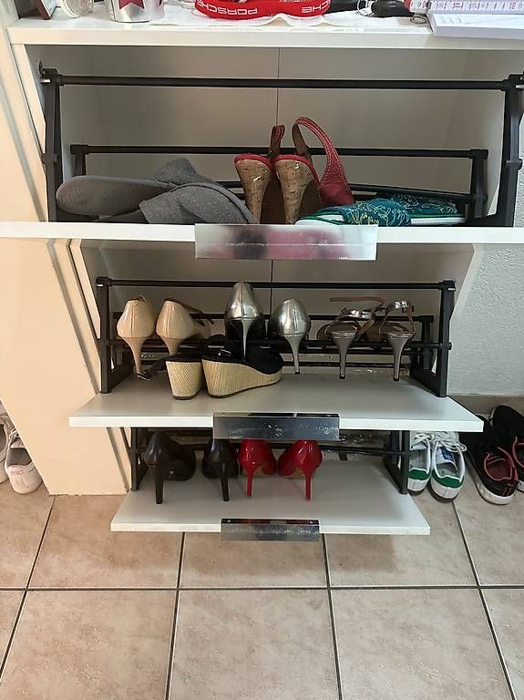 Schränke: Meuble à chaussures – Gebraucht aus neuchatel von Amontei 1