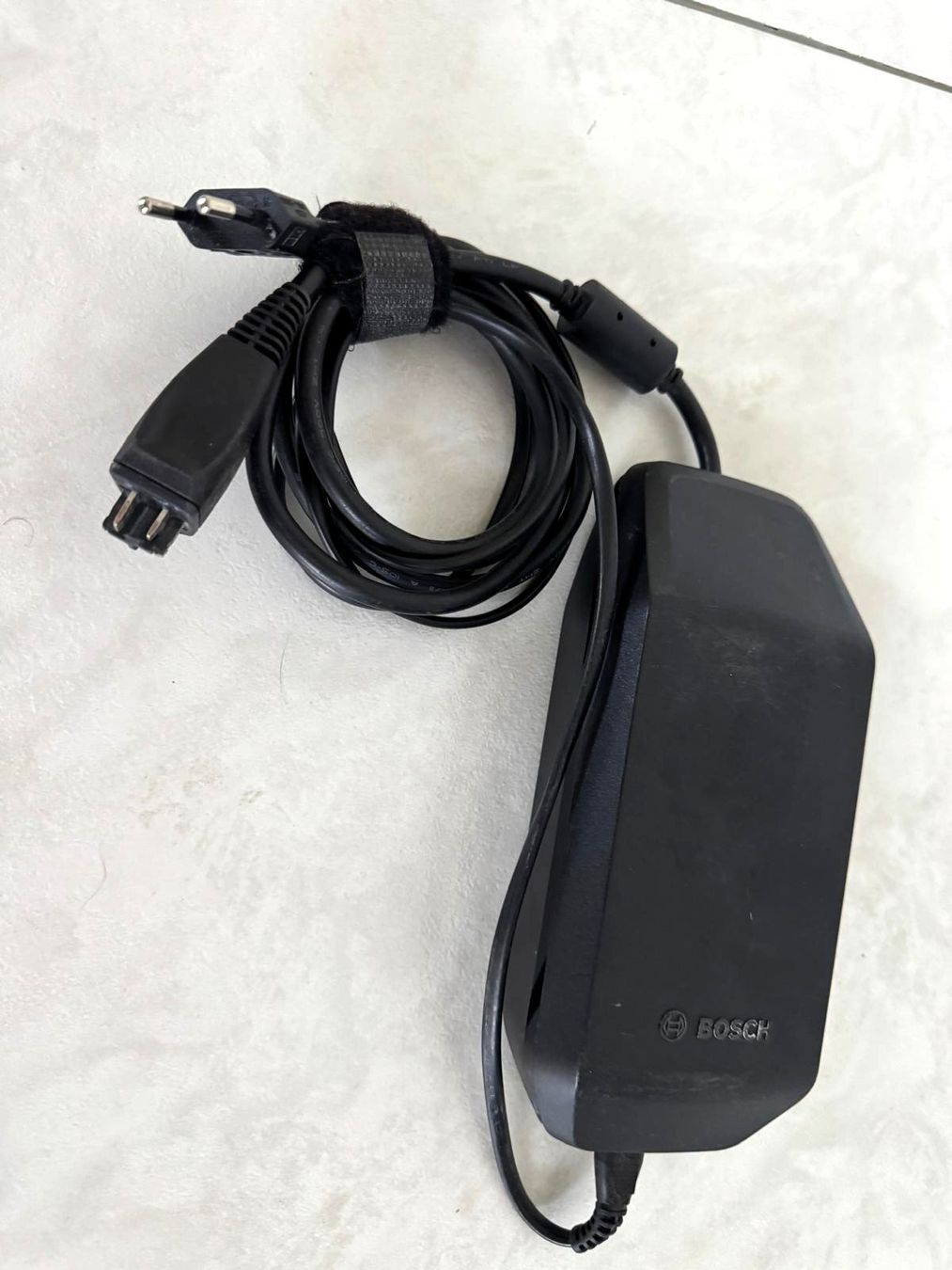 Bosch Caricabatterie: BOSCH eBike Batterie Ladegerät 36V/4A – Usato da Sempach venduto da sta_p662