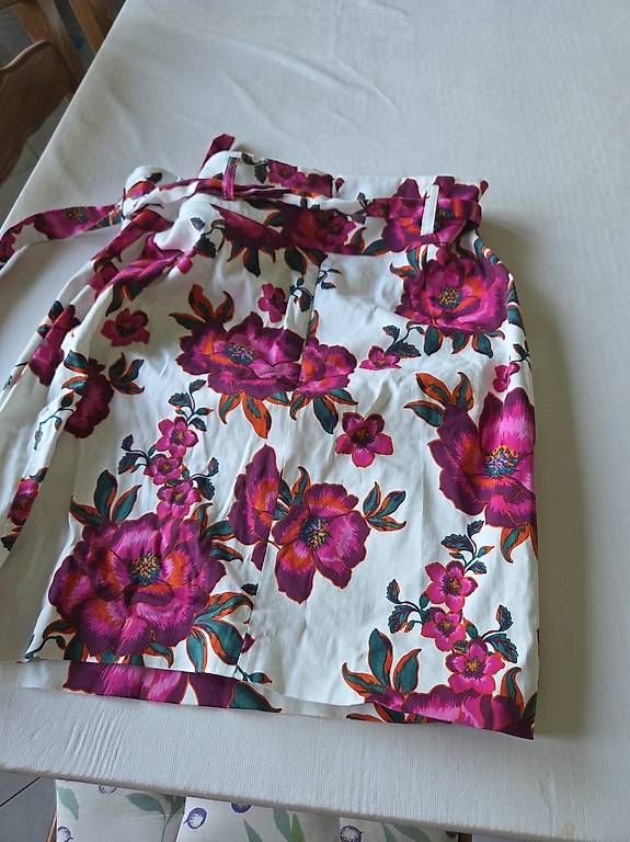 Gonne: Jupe  a fleurs – Usato da La Croix (Lutry) venduto da azzura01