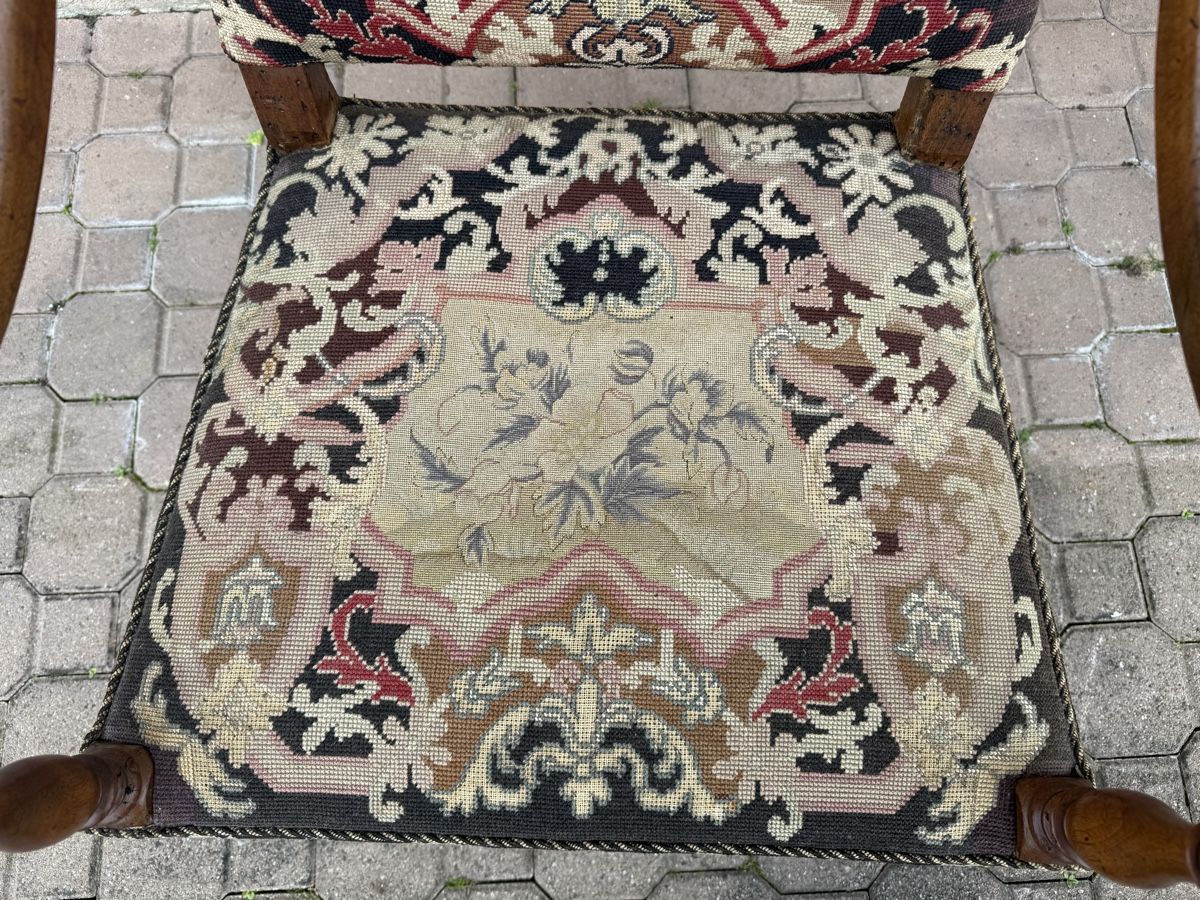 Sedie: Antiker Stuhl mit Wandteppichbezug, – Usato da Aarburg venduto da Yula24 4